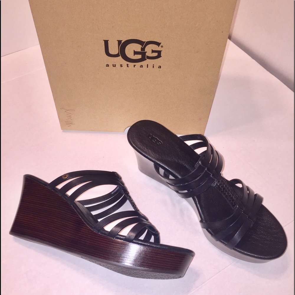NWOT UGG Mattie Sandals Black Leather